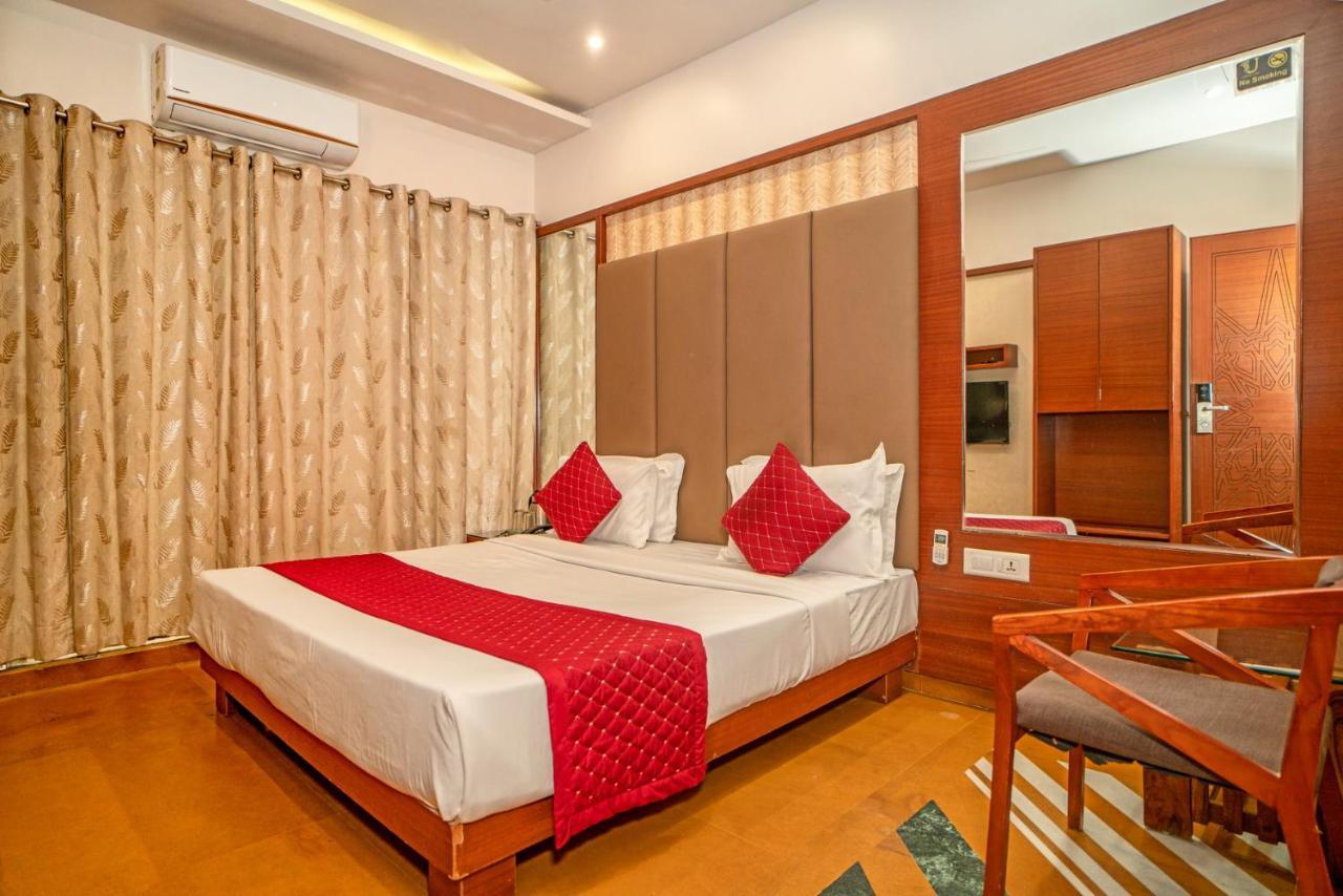 Uddhav Vilas A Family Hotel Udaipur Buitenkant foto