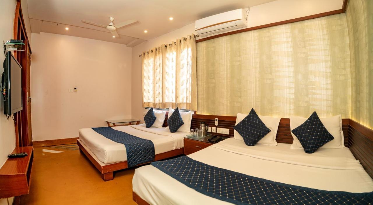 Uddhav Vilas A Family Hotel Udaipur Buitenkant foto