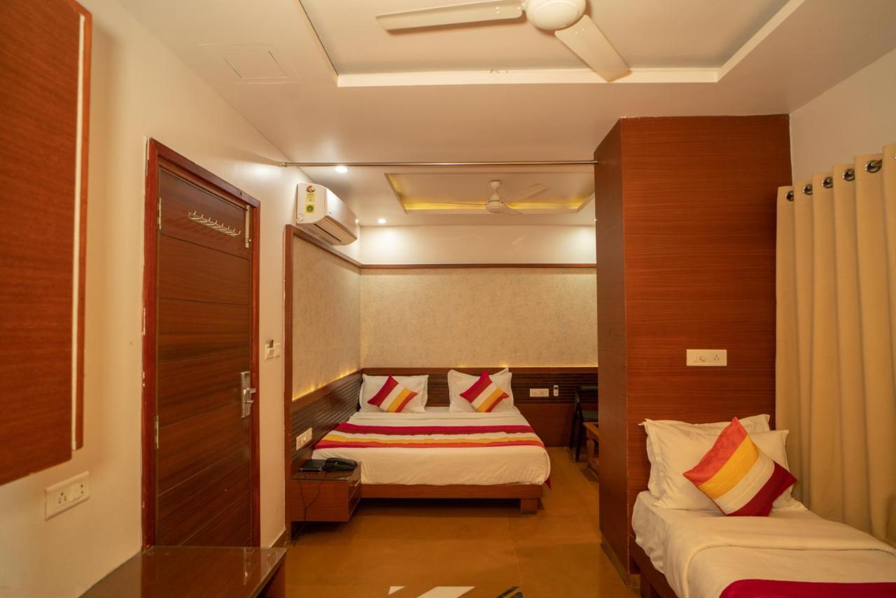 Uddhav Vilas A Family Hotel Udaipur Buitenkant foto