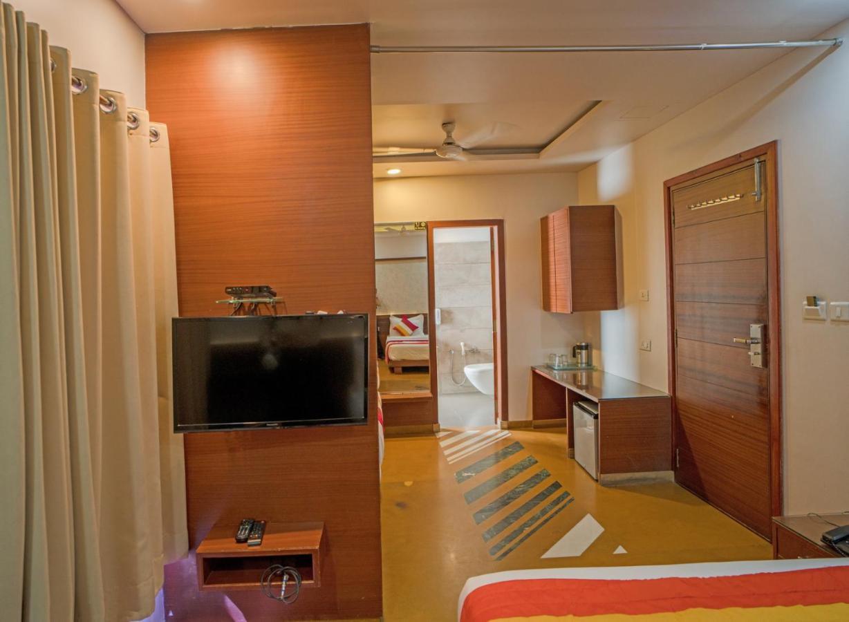 Uddhav Vilas A Family Hotel Udaipur Buitenkant foto