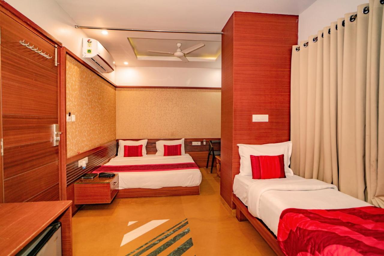 Uddhav Vilas A Family Hotel Udaipur Buitenkant foto