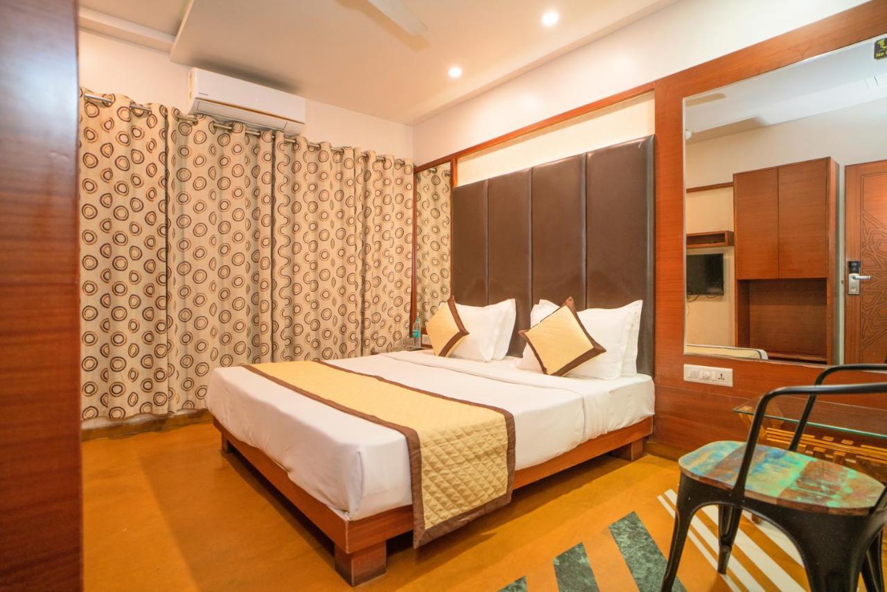 Uddhav Vilas A Family Hotel Udaipur Buitenkant foto