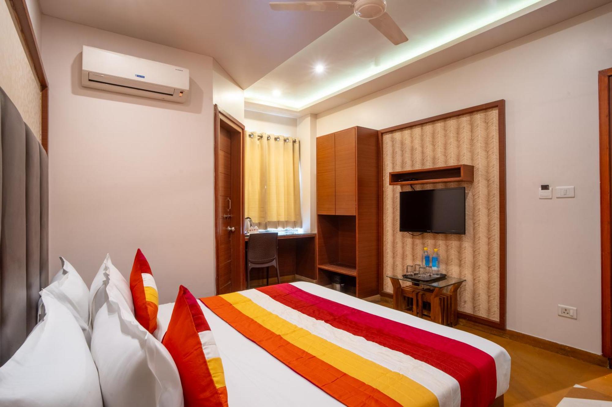 Uddhav Vilas A Family Hotel Udaipur Buitenkant foto