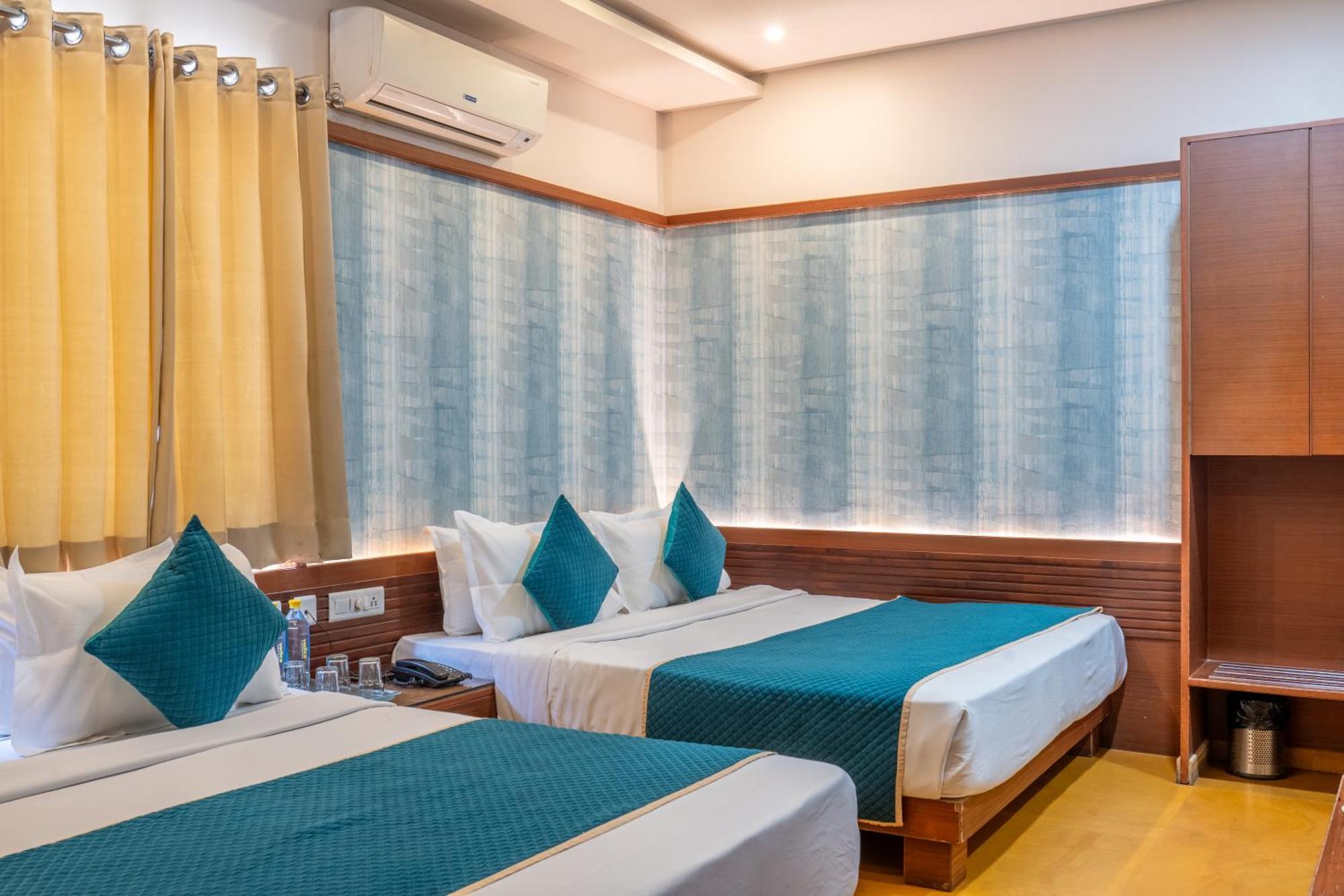 Uddhav Vilas A Family Hotel Udaipur Buitenkant foto