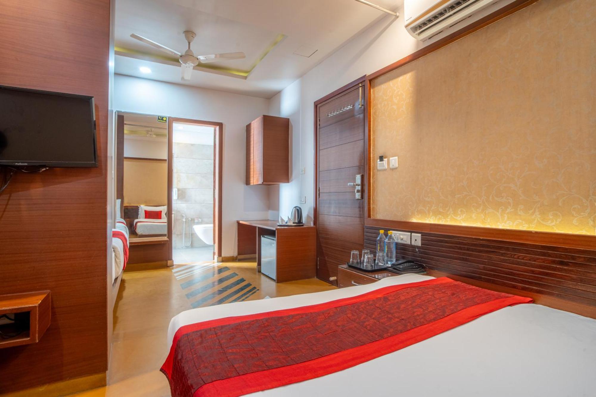Uddhav Vilas A Family Hotel Udaipur Buitenkant foto