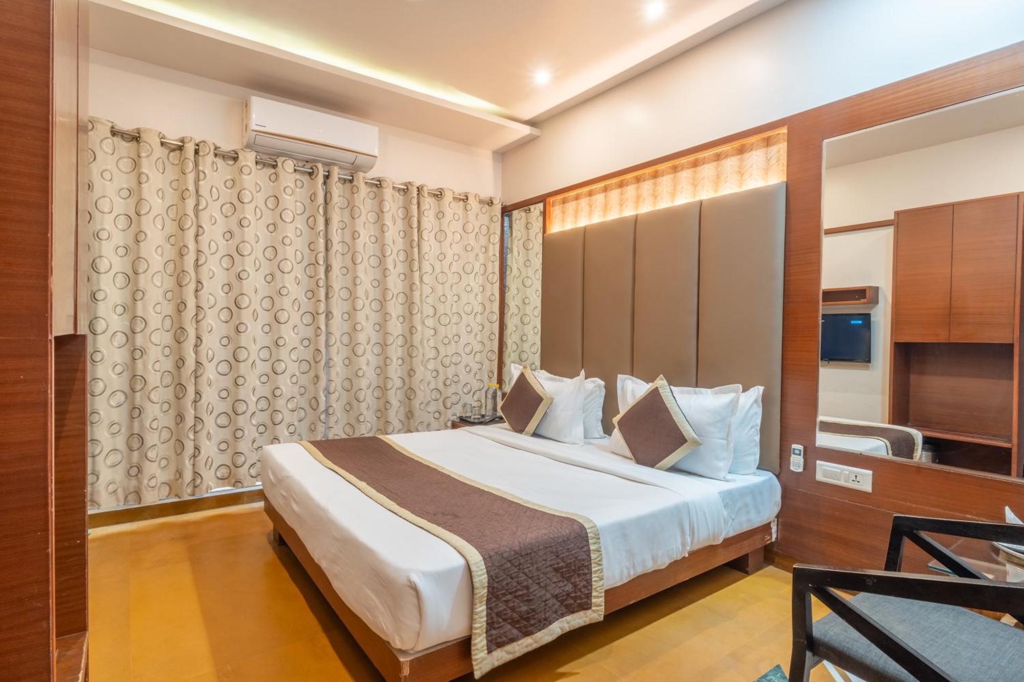 Uddhav Vilas A Family Hotel Udaipur Buitenkant foto