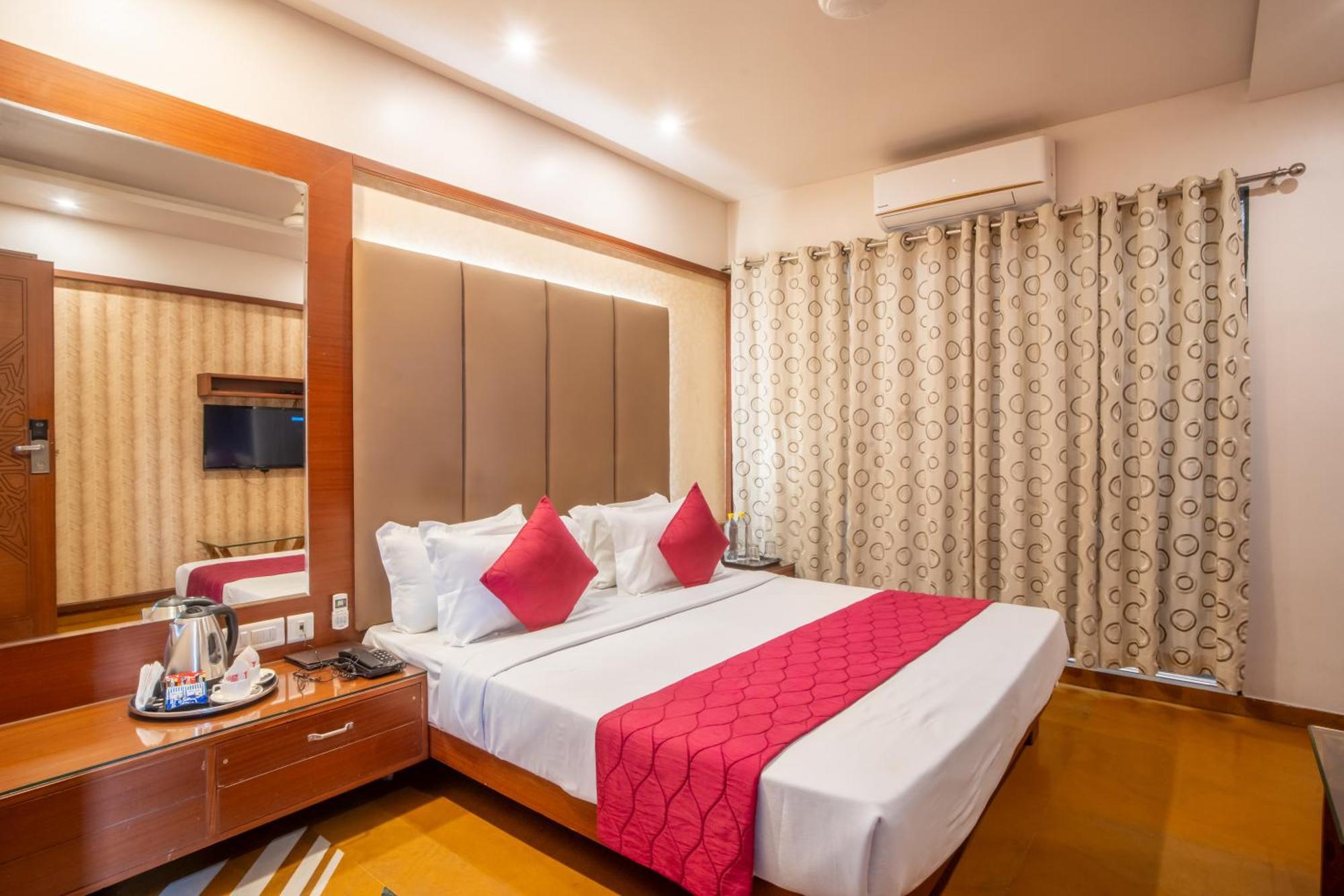 Uddhav Vilas A Family Hotel Udaipur Buitenkant foto