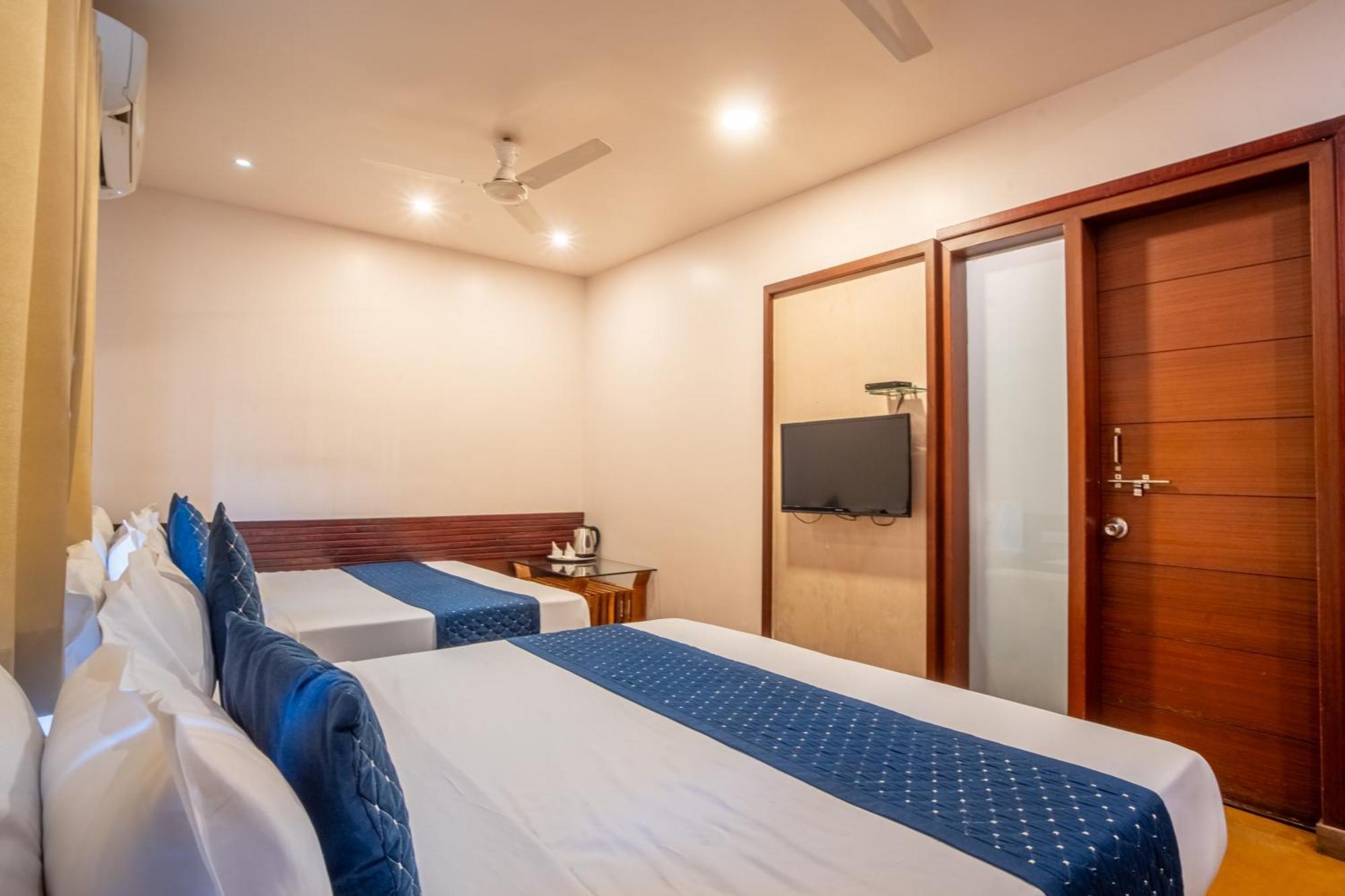 Uddhav Vilas A Family Hotel Udaipur Buitenkant foto