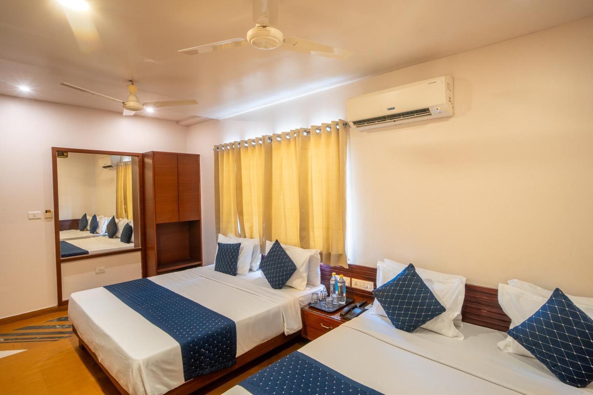 Uddhav Vilas A Family Hotel Udaipur Buitenkant foto
