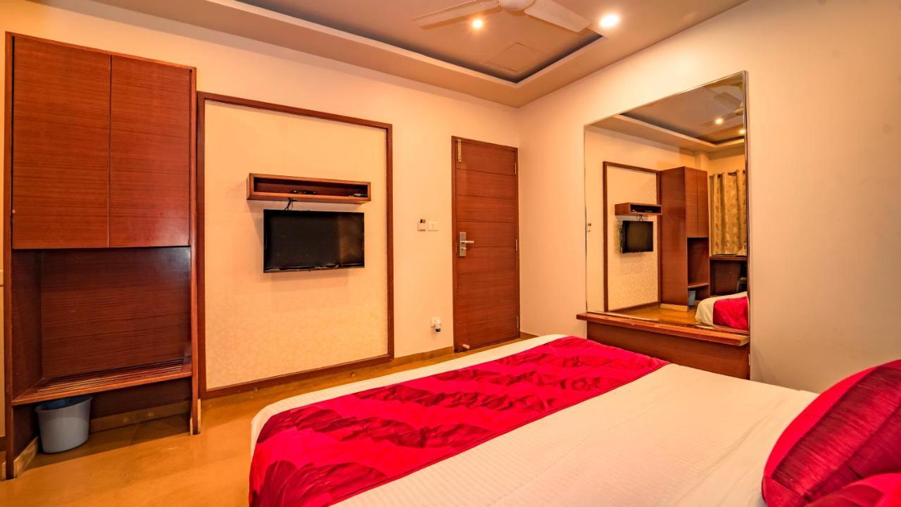 Uddhav Vilas A Family Hotel Udaipur Buitenkant foto